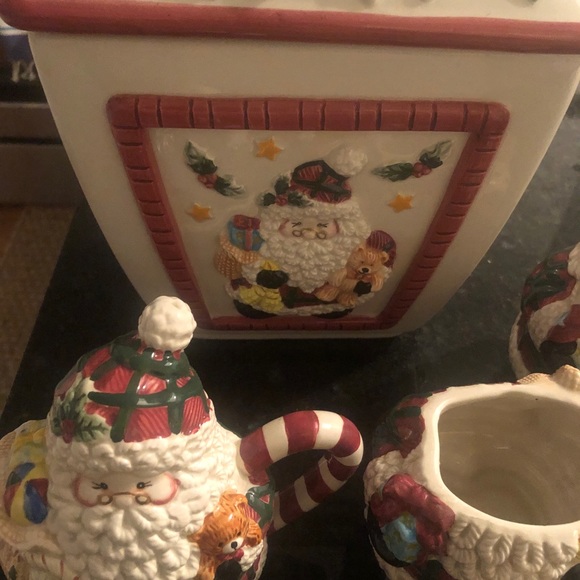 Christmas China set by Jay China - Picture 2 of 3